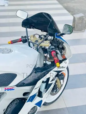 Honda CBR 250RR Gullarm 2008