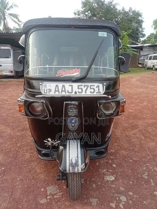 Bajaj RE 2013