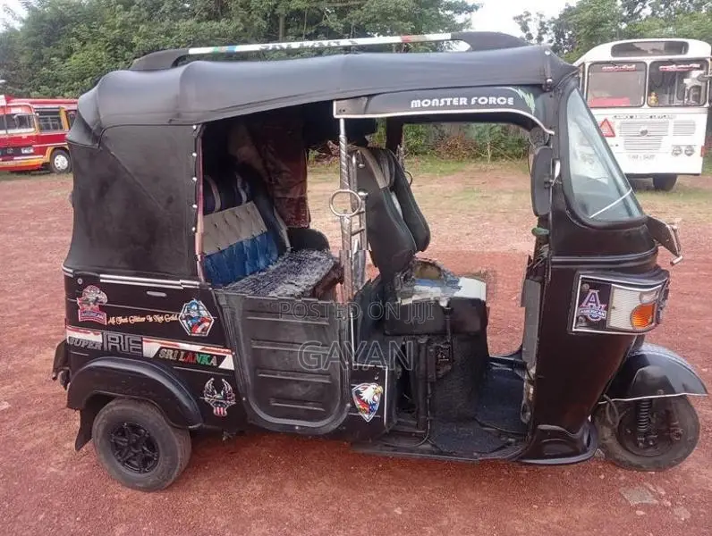 Bajaj RE 2013