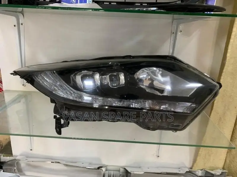 Honda Vezel Ru3 Head Light
