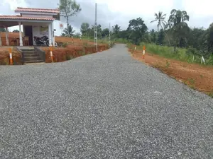 ගාල්ල - ඉමදූවට ප්‍රධාන මාර්ගයට ආසන්නව