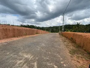 ගාල්ල - පින්නදූව නගරයෙන් බිම් කොටස්