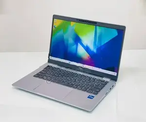 i3 12th Gen Latitude 5330 UHD Graphics Full HD IPS 14 inches