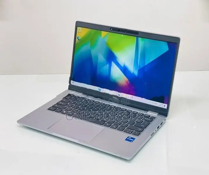 i3 12th Gen Latitude 5330 UHD Graphics Full HD IPS 14 inches