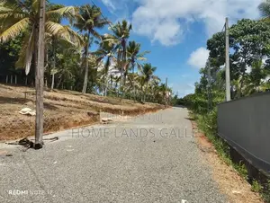 ගාල්ල - හපුගල ප්‍රධාන මාර්ගයට ආසන්නව