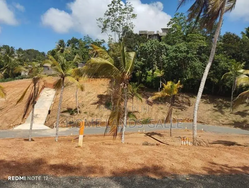 ගාල්ල - හපුගල ප්‍රධාන මාර්ගයට ආසන්නව