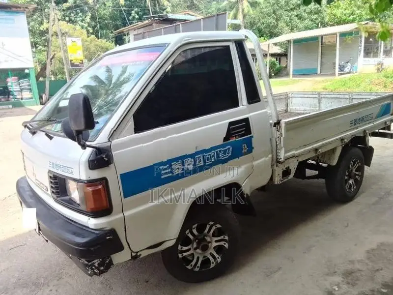 Mitsubishi Registered lorry 1983