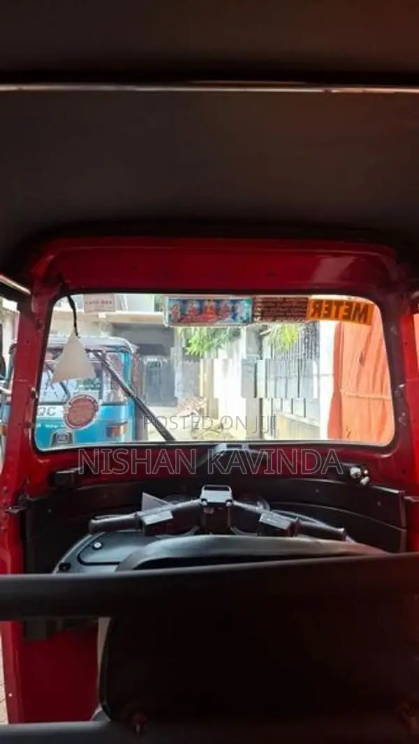 Bajaj RE 2015