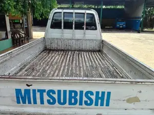 Mitsubishi Registered lorry 1983