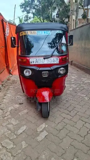 Bajaj RE 2015
