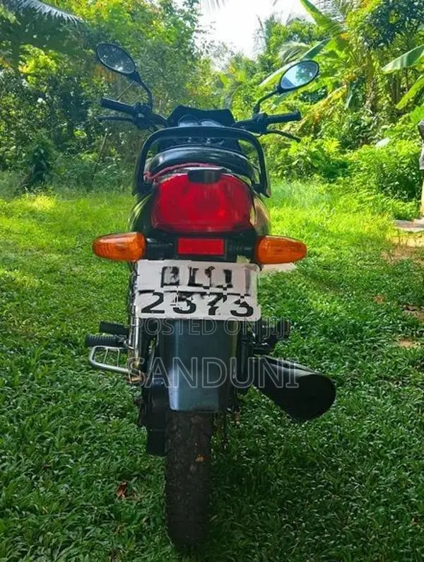 TVS Metro 2016