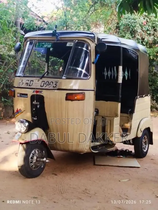 Bajaj RE 2001
