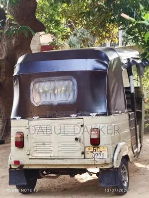 Bajaj RE 2001