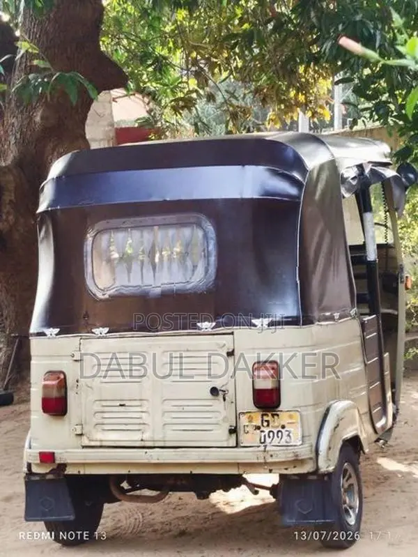 Bajaj RE 2001