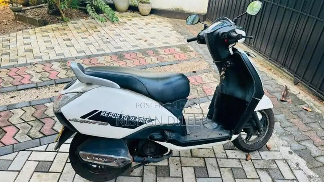 TVS Jupiter 2015