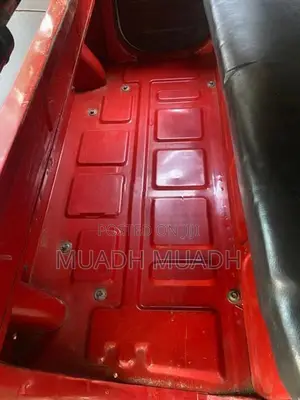 Bajaj RE 2019