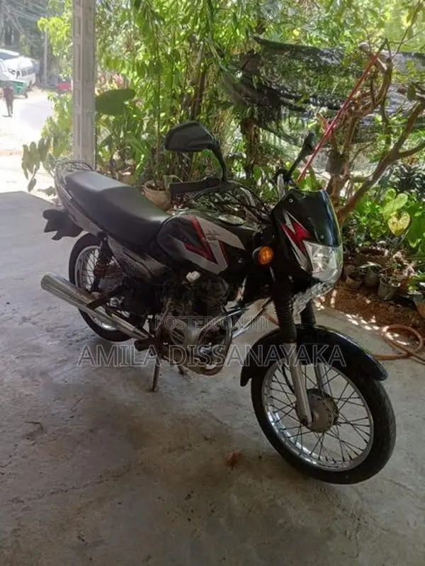 Bajaj CT100 2013