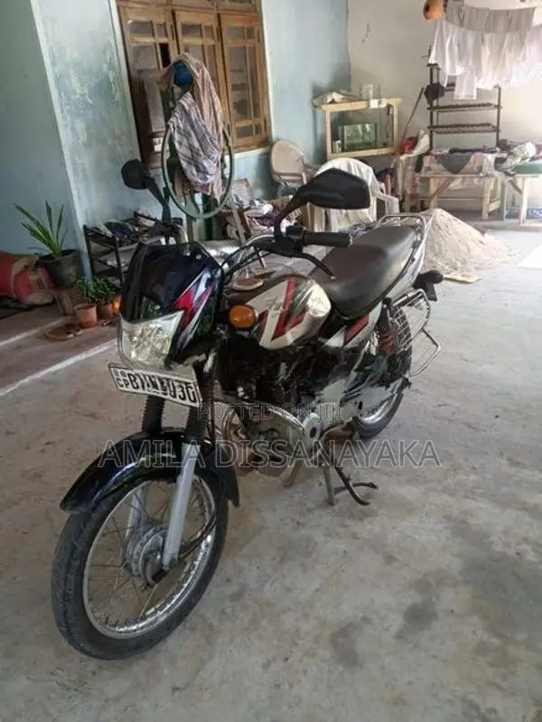 Bajaj CT100 2013