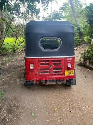 Bajaj RE 2019