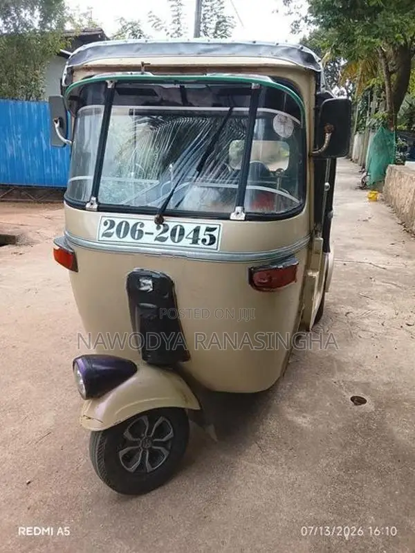 Bajaj RE 1999