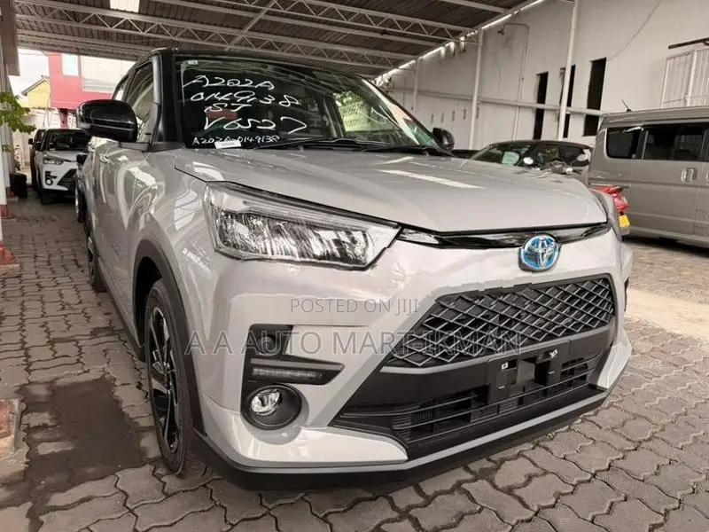 Toyota Raize 1200cc Hybrid 2026