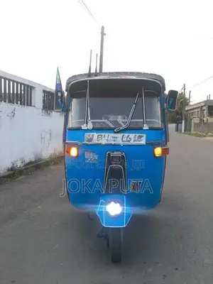 Bajaj RE 2002