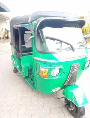 Bajaj RE 2013