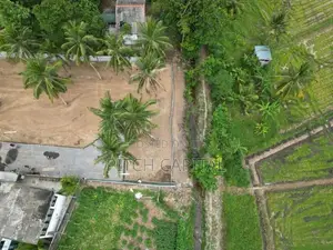 Athurugiriya නේවාසික බිම් කොටස් කිපයක් විකිණීමට