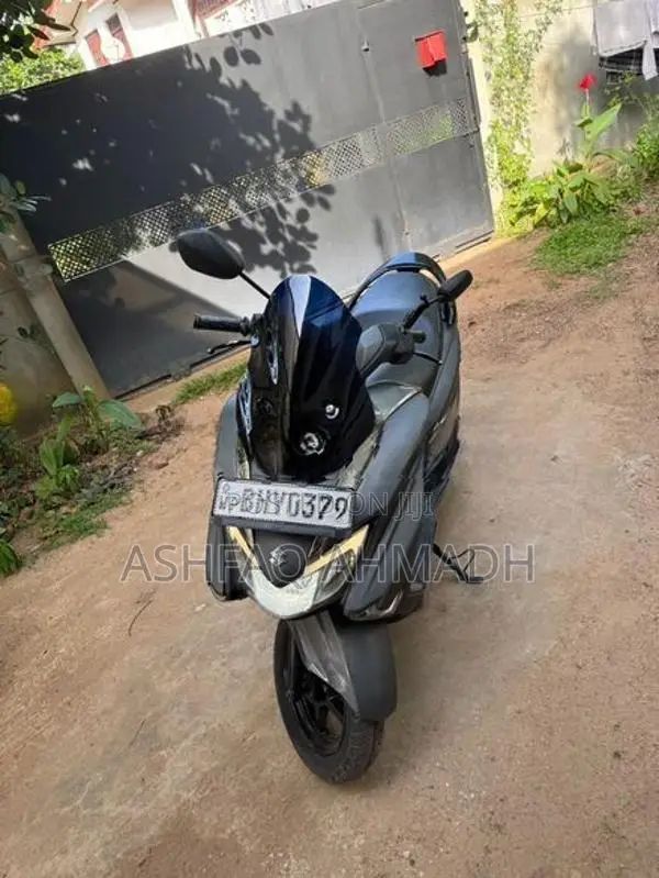 Suzuki Burgman 2019