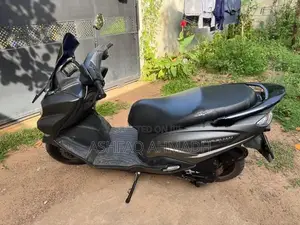 Suzuki Burgman 2019