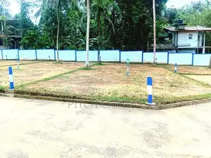 Athurugiriya නේවාසික බිම් කොටස් කිපයක් විකිණීමට