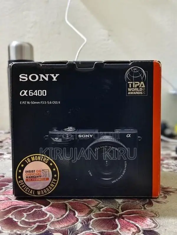 Sony Alpha A6400 with 16-50mm Kit Lens