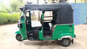 Bajaj RE 2019