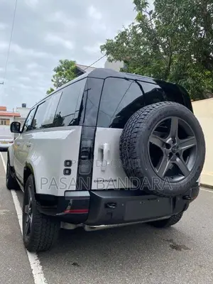 Land Rover Defender 2026