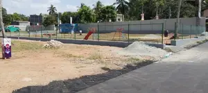 ඉඩමක් මල්කඩුවාවෙන්