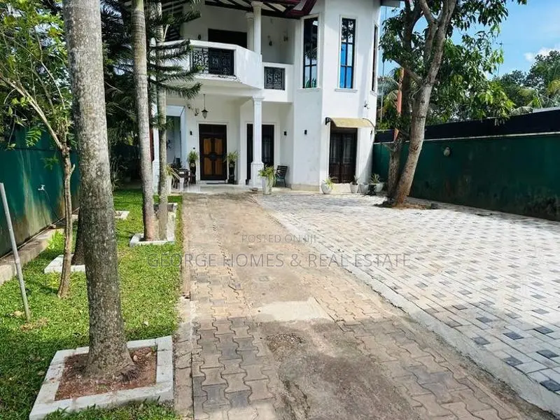 3 Bedroom Luxury House for Sale at Kandana