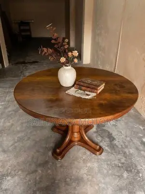 Round Table