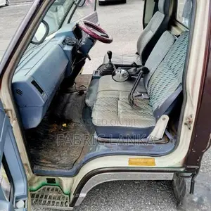 Isuzu Elf 350 Cabin 1996
