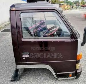Isuzu Elf 350 Cabin 1996