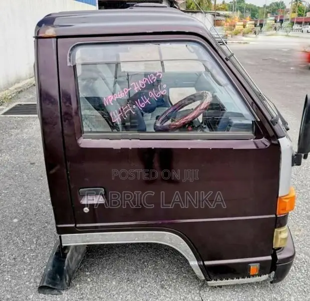 Isuzu Elf 350 Cabin 1996