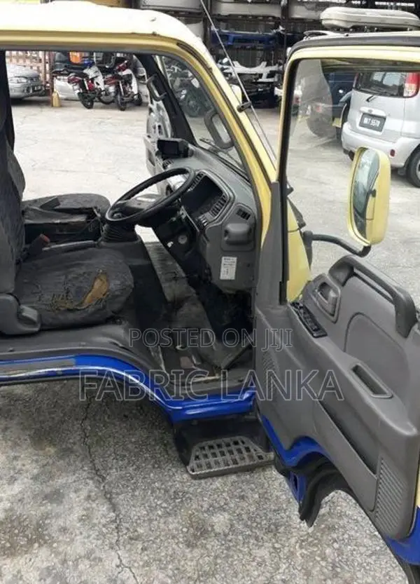 Isuzu Elf 350 Cabin 1998