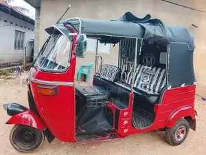 Bajaj RE 2015