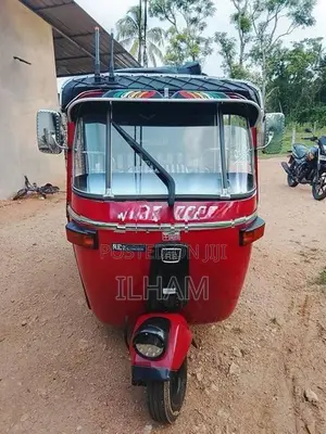 Bajaj RE 2015