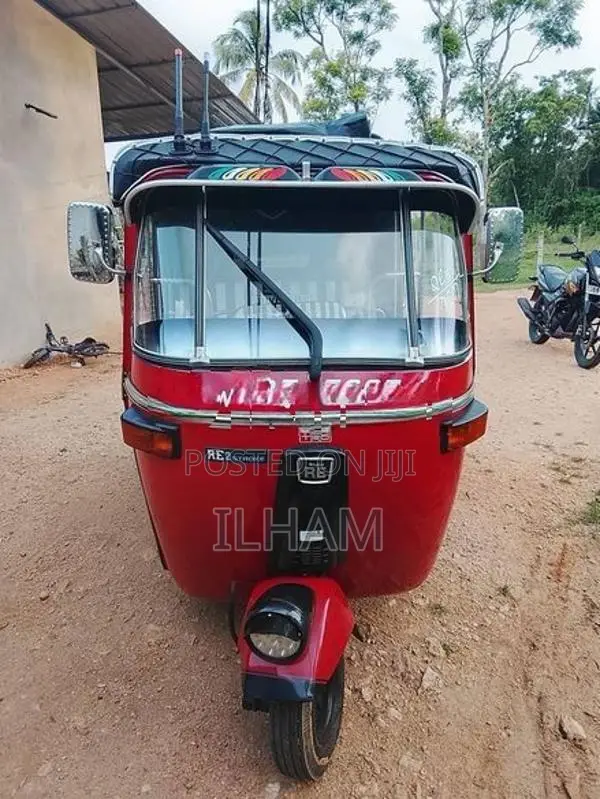 Bajaj RE 2015