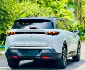 Peugeot 5008 Premium GTLine Gold 2025