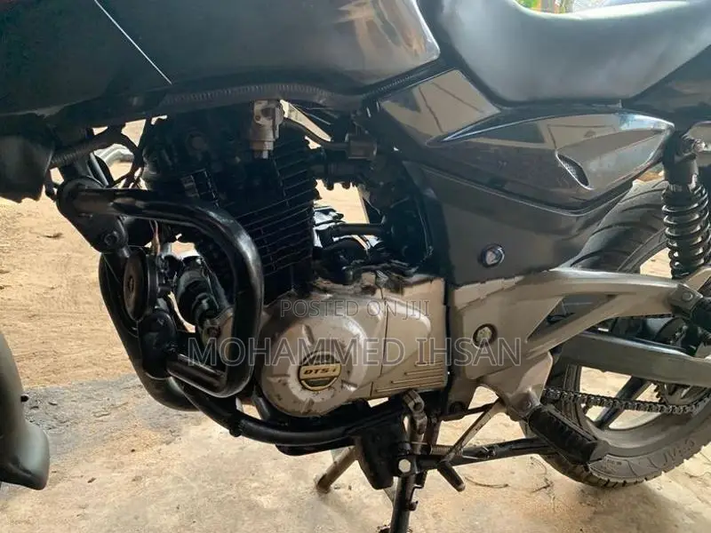 Bajaj Pulsar 180 2012