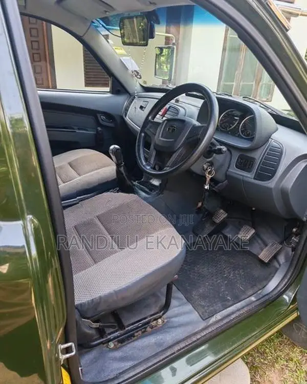Tata Xenon 2015