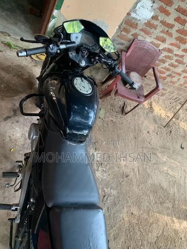 Bajaj Pulsar 180 2012