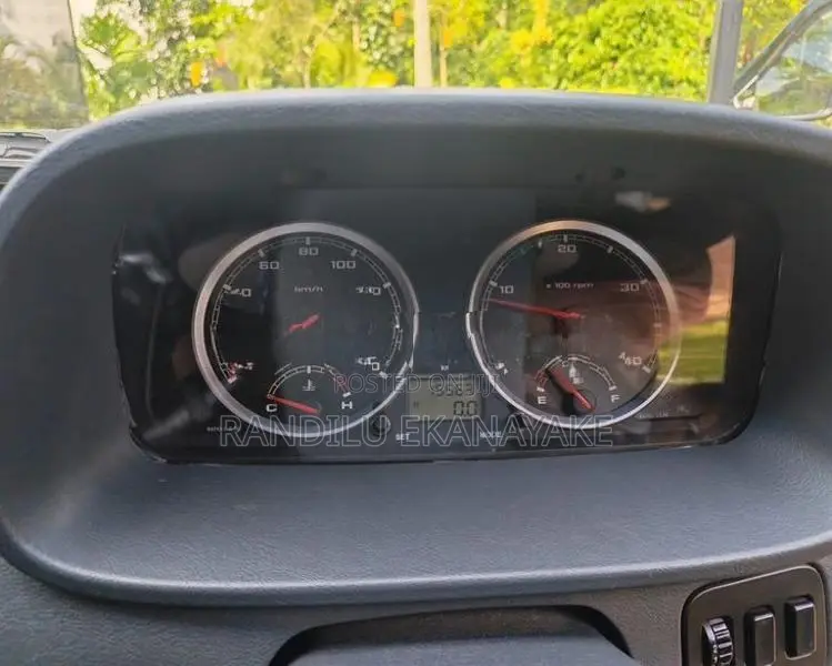 Tata Xenon 2015