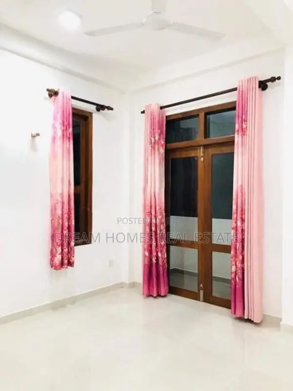 Piliyandala Elegant 2 Storey House with Rooftop and Paddy Field View